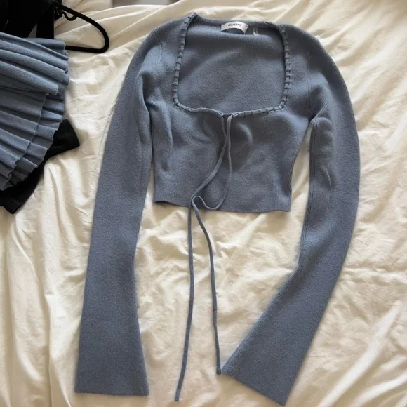 Guizio set long sleeve crop top and baby Blue Pleated mini Skirt knit - Picture 9 of 14